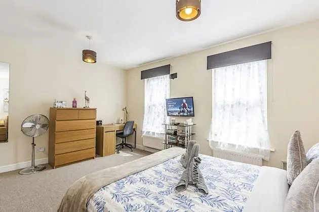 Deluxe Oda, 1 En Büyük (King) Boy Yatak, Ortak Banyo (Room 3)