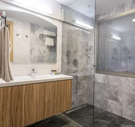 Standard Tek Büyük Yataklı Oda