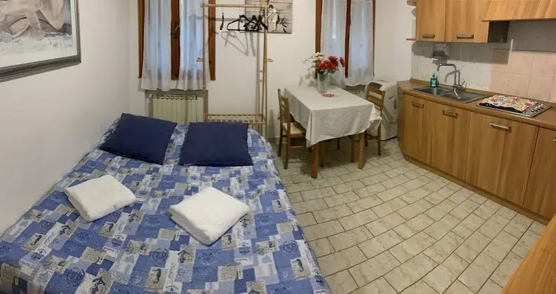 Stüdyo, Ortak Banyo