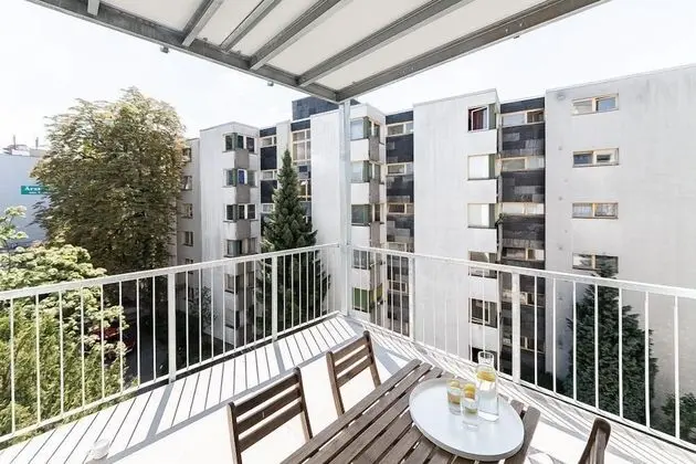 Stüdyo, 1 Büyük (Queen) Boy Yatak ve Çekyat (40m²)