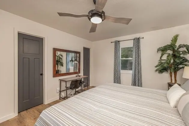 Ev (Greystone Home - Excellent location! )