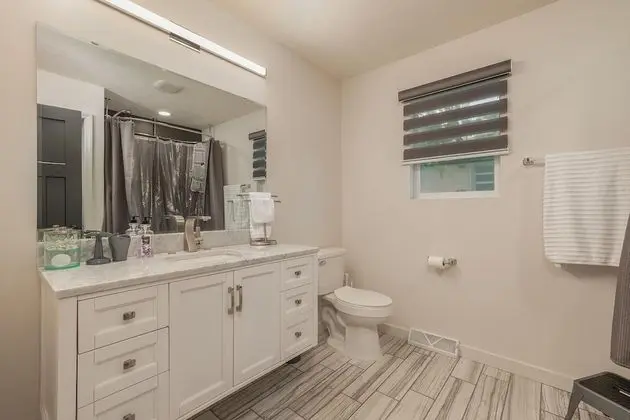 Ev (Greystone Home - Excellent location! )