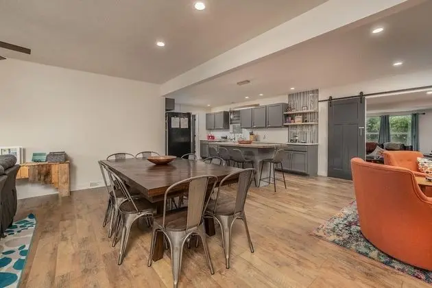 Ev (Greystone Home - Excellent location! )