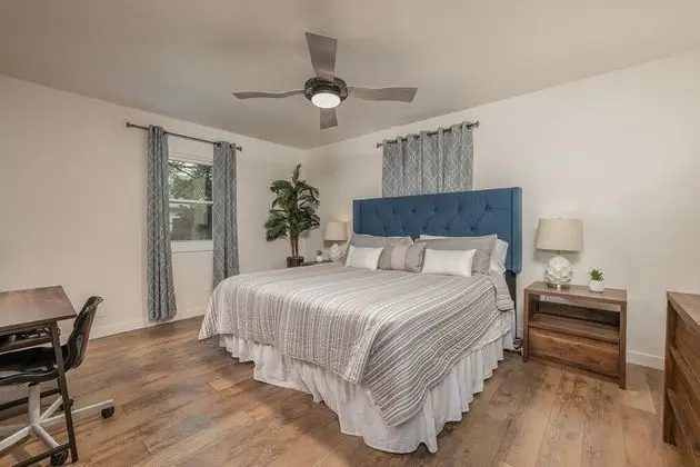 Ev (Greystone Home - Excellent location! )