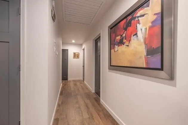 Ev (Greystone Home - Excellent location! )