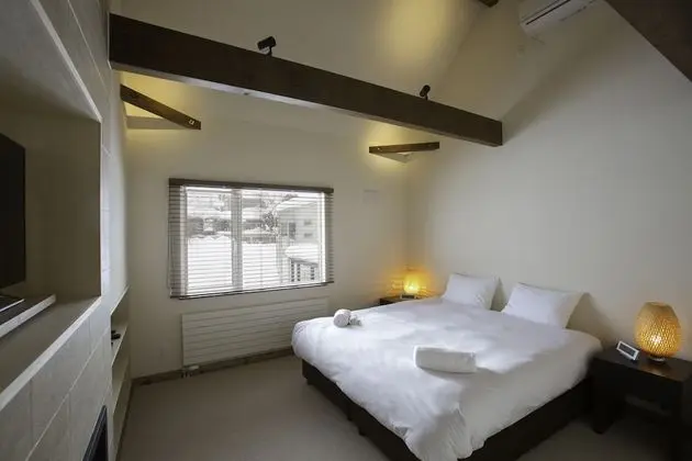 Ev, Birden Çok Yatak Odası (3 Double, 6 Single, 6 bunk beds)