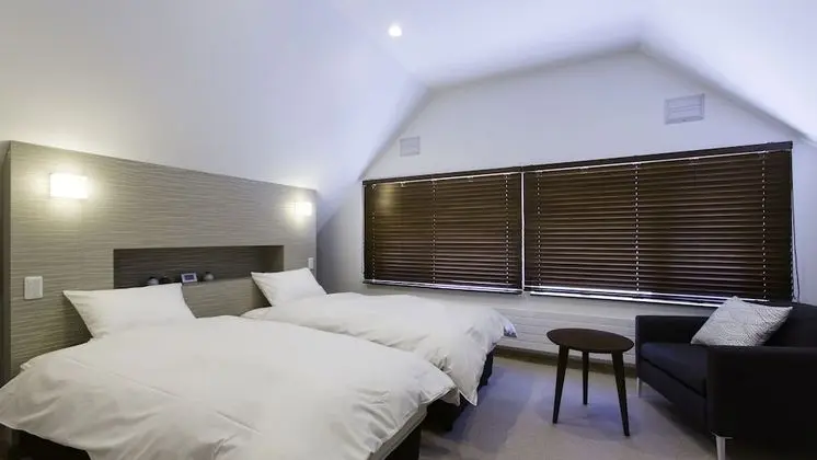 Ev, Birden Çok Yatak Odası (3 Double, 6 Single, 6 bunk beds)