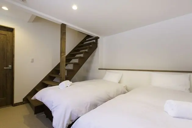 Ev, Birden Çok Yatak Odası (3 Double, 6 Single, 6 bunk beds)