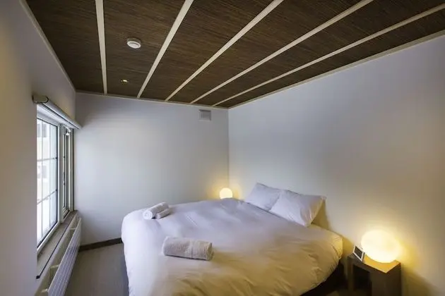 Ev, Birden Çok Yatak Odası (3 Double, 6 Single, 6 bunk beds)