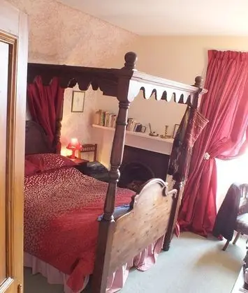 Traditional Tek Büyük Yataklı Oda, 1 Çift Kişilik Yatak, Dağ Manzaralı (Wren)