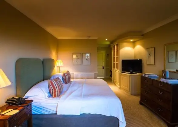 Main House Golf Wing Room