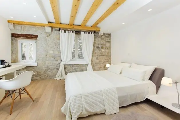 Delux Double Room 1, City view