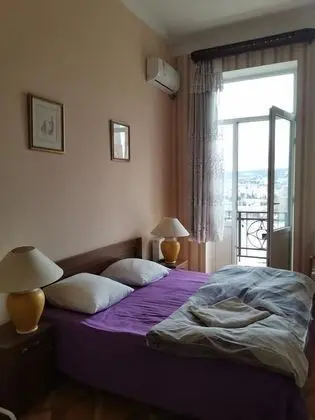 Tek Büyük Yataklı Oda, Balkon