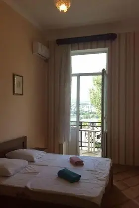 Tek Büyük Yataklı Oda, Balkon