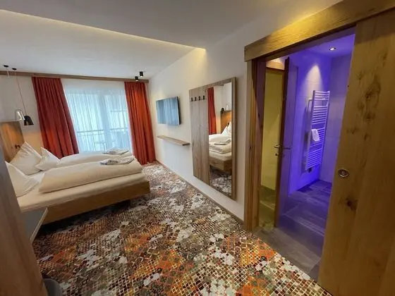 Tek Büyük Yataklı Oda, Balkon