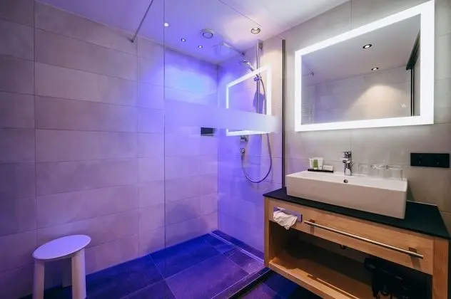 Üç Kişilik Oda, Balkon