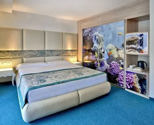 Junior Suite, Side Sea View (Free Beach Access, Safe, Minibar)