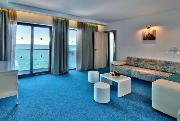 Junior Suite, Side Sea View (Free Beach Access, Safe, Minibar)