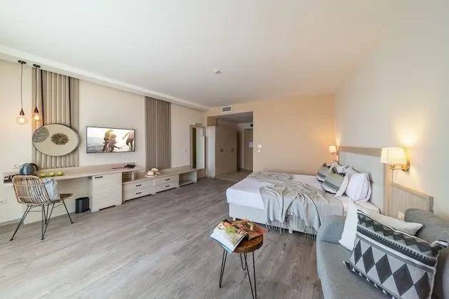 Junior Suite, Lateral Sea View