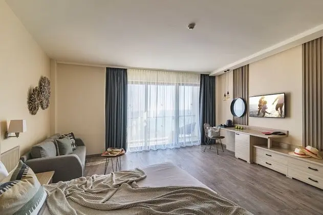 Junior Suite, Lateral Sea View