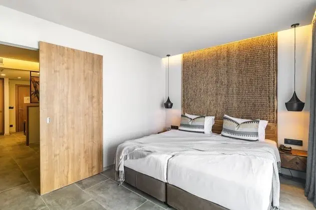 Suite, Park View