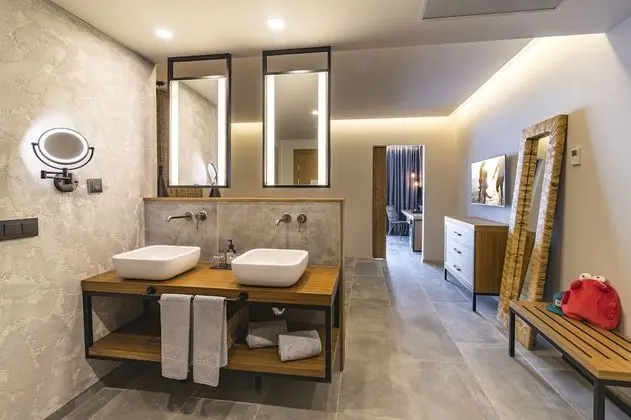 Suite, Park View