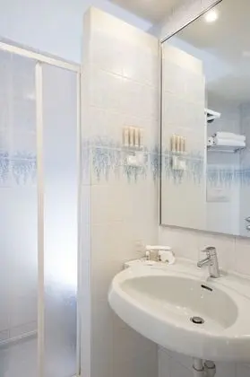 Classic Tek Büyük veya İki Ayrı Yataklı Oda, Ek Bina