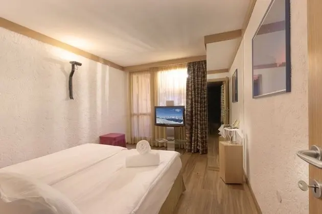 Üç Kişilik Oda