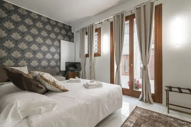 Deluxe Tek Büyük Yataklı Oda, Şehir Manzaralı
