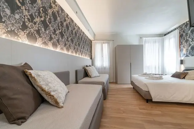 Luxury Üç Kişilik Oda, Şehir Manzaralı