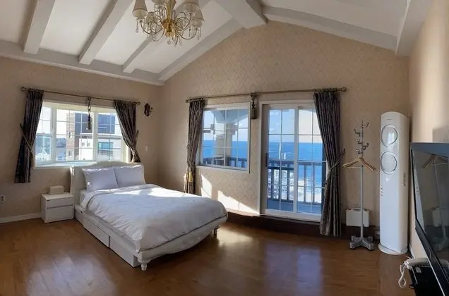Gold Room