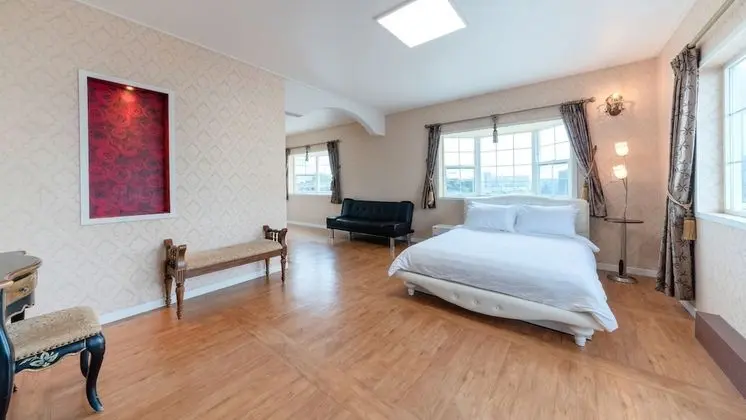 Gold Room