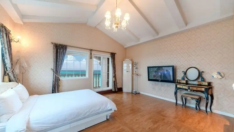 Gold Room
