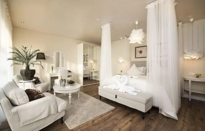 Junior Suite with Hot Tub Access