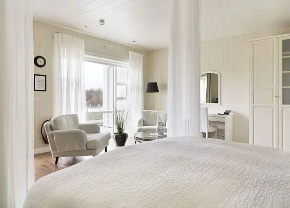 Junior Suite with Hot Tub Access