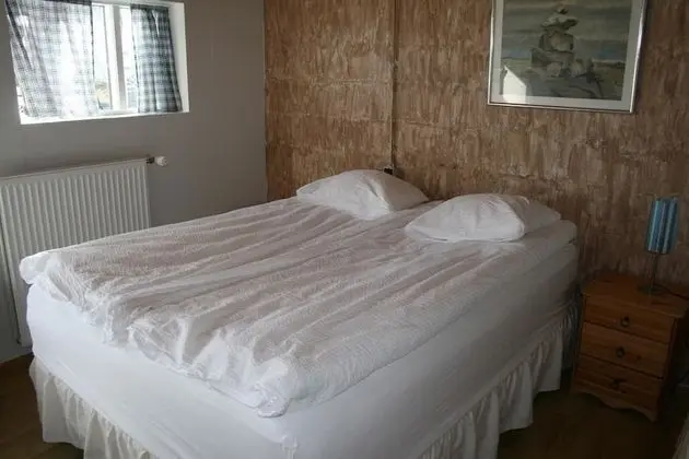 İki Ayrı Yataklı Oda, Ortak Banyo