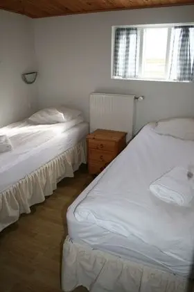 İki Ayrı Yataklı Oda, Ortak Banyo