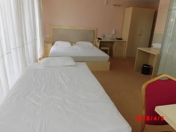 Standard Üç Kişilik Oda, 1 Yatak Odası, Havuz Manzaralı