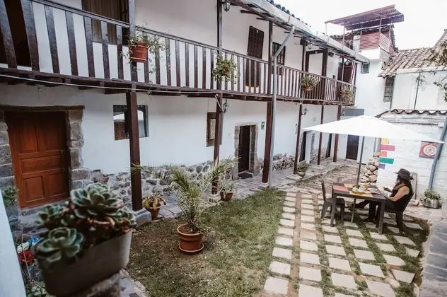 Üç Kişilik Oda