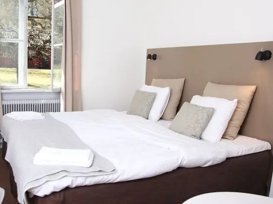 Tek Büyük veya İki Ayrı Yataklı Oda, Ortak Banyo