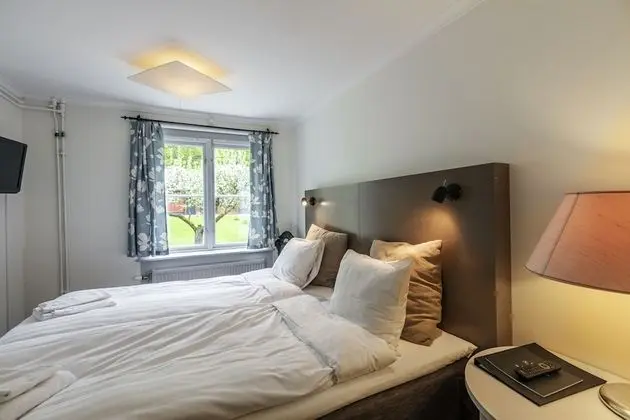 Tek Büyük veya İki Ayrı Yataklı Oda, Ortak Banyo