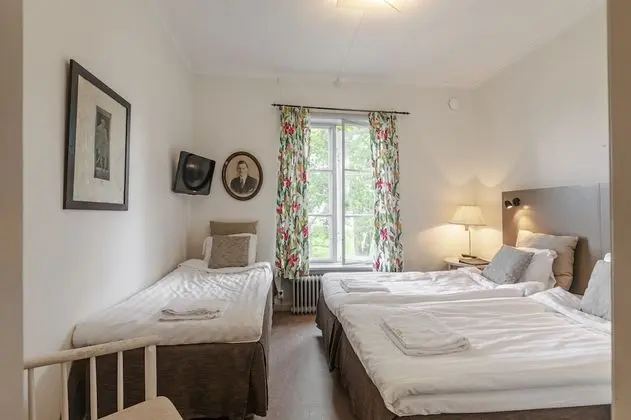 Üç Kişilik Oda, Ortak Banyo