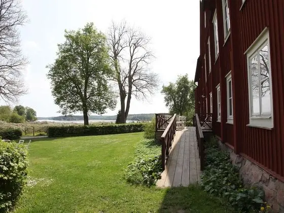 Üç Kişilik Oda, Ortak Banyo