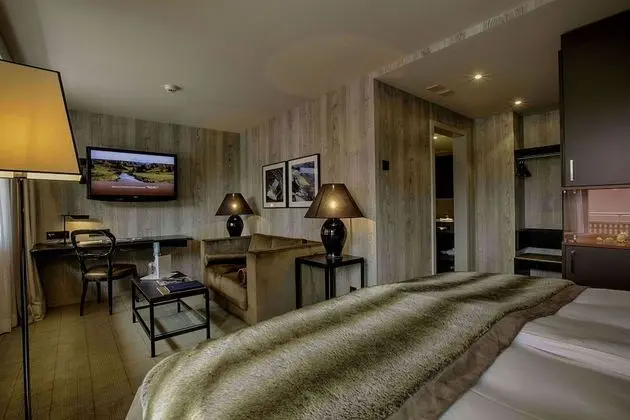 Grand Tek Büyük Yataklı Oda