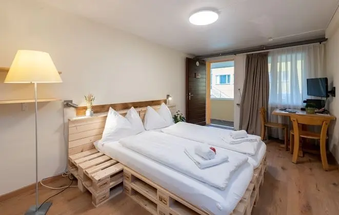 Basic Tek Büyük Yataklı Oda (Motel-Zimmer)