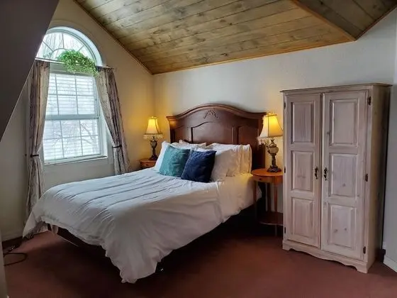 Oda, 1 Büyük (Queen) Boy Yatak, Sigara İçilmez, Özel Banyo