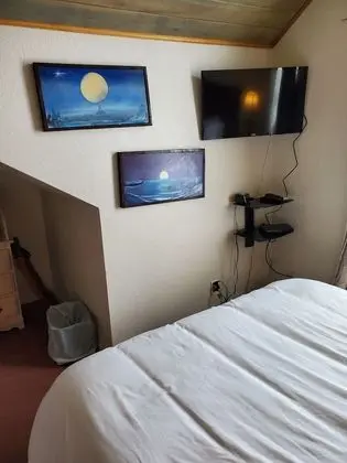 Oda, 1 Büyük (Queen) Boy Yatak, Sigara İçilmez, Özel Banyo