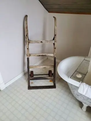 Oda, 1 Büyük (Queen) Boy Yatak, Sigara İçilmez, Özel Banyo