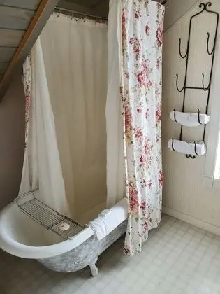 Oda, 1 Büyük (Queen) Boy Yatak, Sigara İçilmez, Özel Banyo