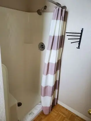 Oda, 1 En Büyük (King) Boy Yatak, Sigara İçilmez, Özel Banyo